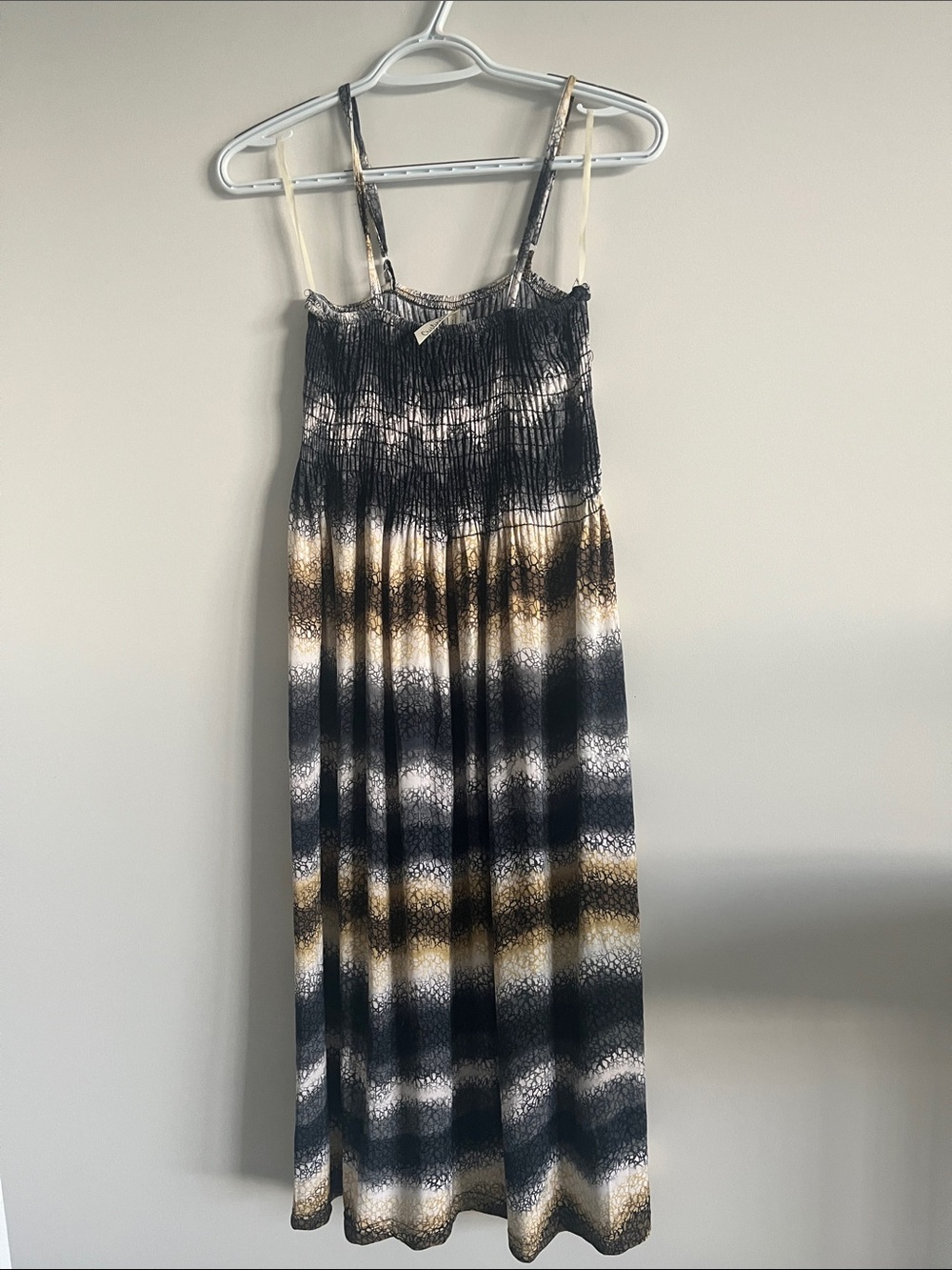 NWT Women’s Black, White & Gold Patterned Maxi Dress - Sleeveless - Picture 2 of 5
